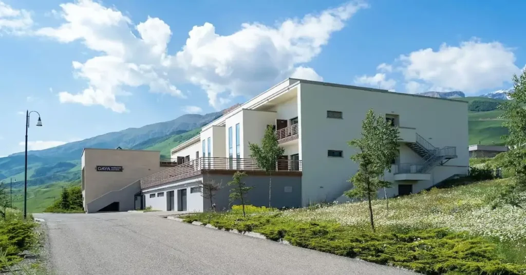 فندق غايا ريزيدنسز (Gaya Residences Hotel)