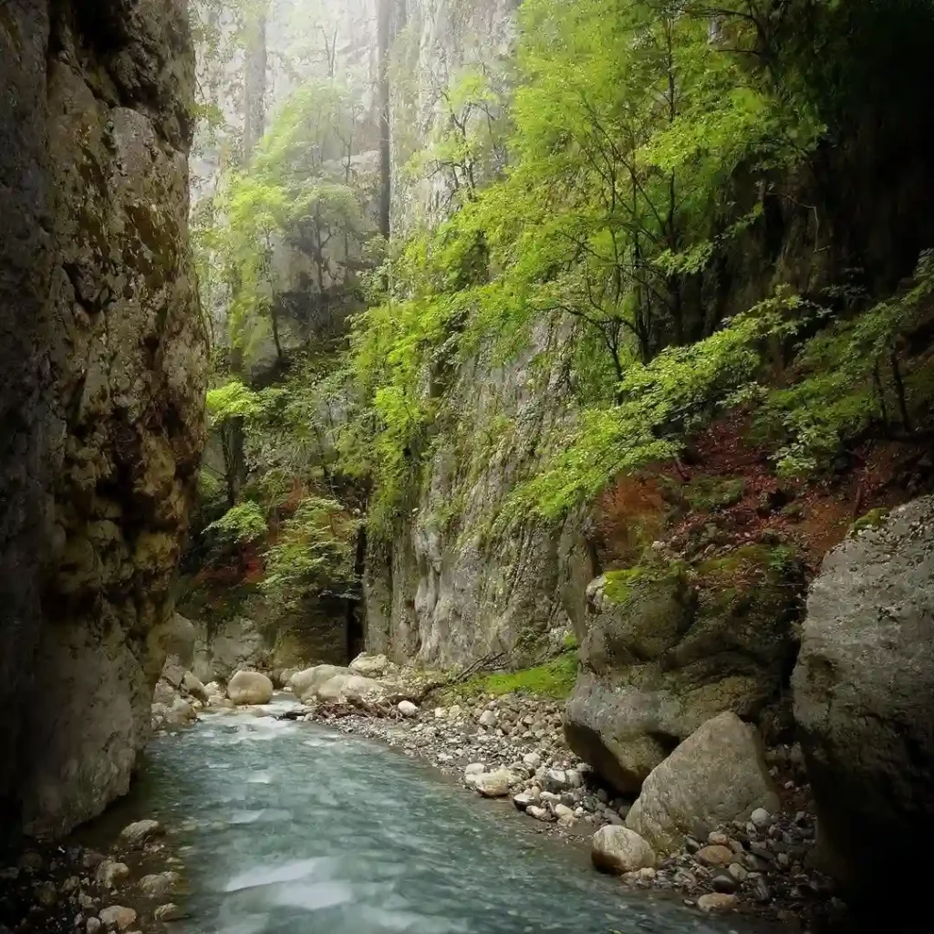 نهر كاراتشاي (Karachay River)