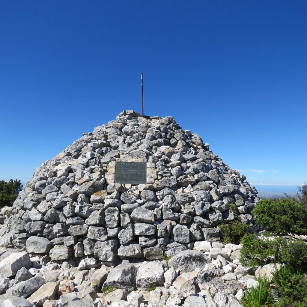 منارة ماكلير