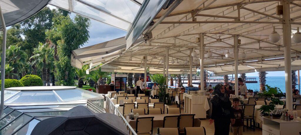 مطعم جميل أوسطا