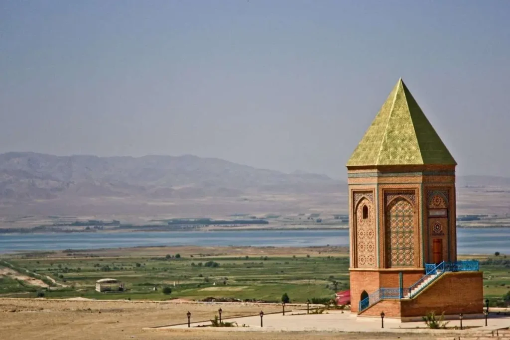 ضريح النبي نوح (Tomb of Noah)