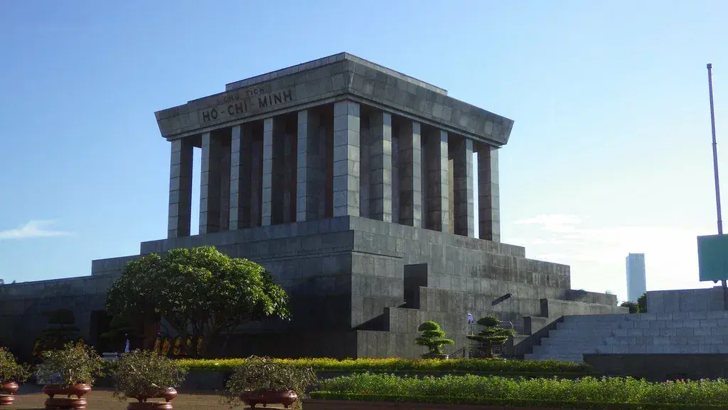ضريح هو تشي منه (Ho Chi Minh Mausoleum) ضريح هو تشي منه (Ho Chi Minh Mausoleum)