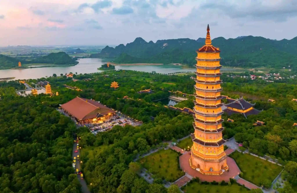 معبد باي دينه Bai Dinh Pagoda