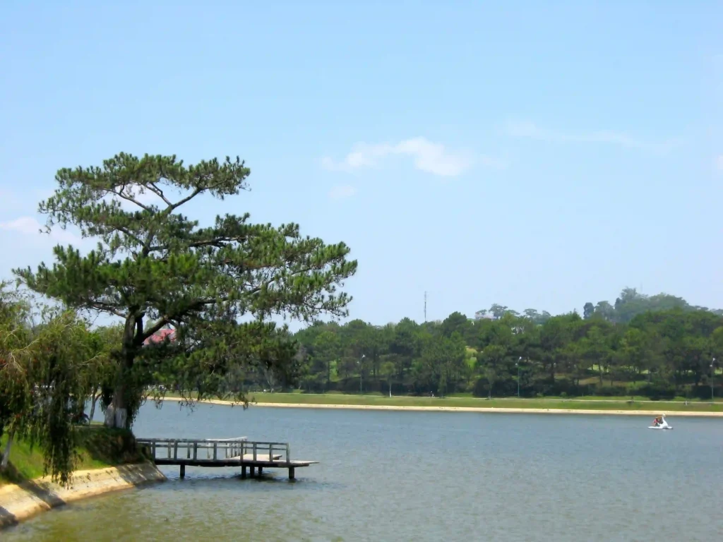 منطقة بحيرة شوان هونغ (Xuan Huong Lake)