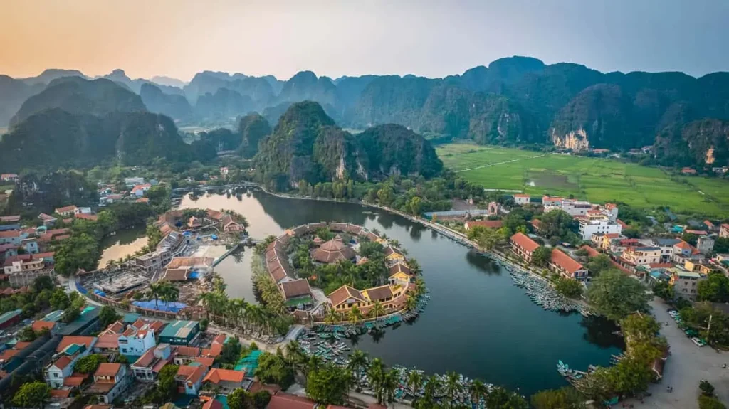 وسط مدينة نينه بينه (Ninh Binh City)