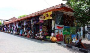 سوق كوتا للفنون