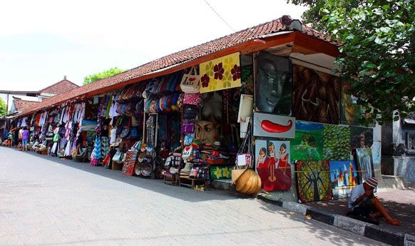 سوق كوتا للفنون