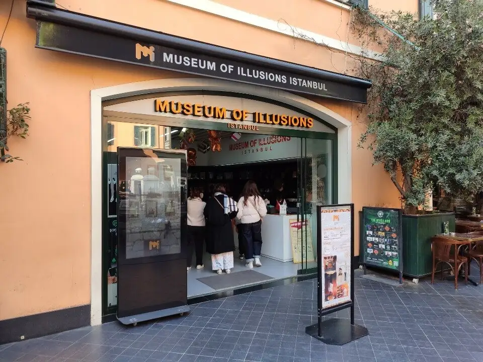 متحف الأوهام Museum of Illusions