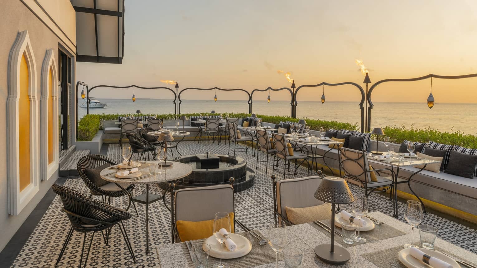 مطعم البركات في المالديف