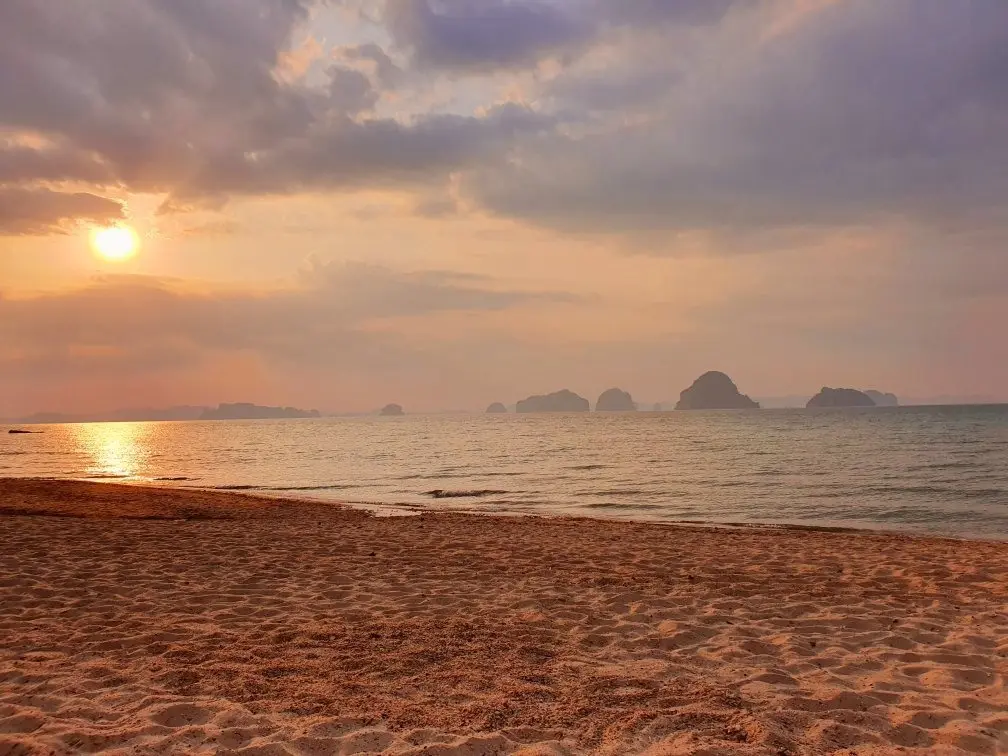 توب كيك بيتش-Tubkaek Beach توب كيك بيتش-Tubkaek Beach