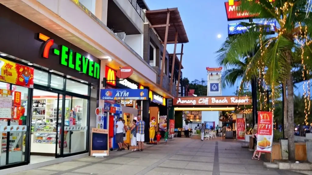 شارع المشي في "أو نانغ" (Ao Nang Walking Street شارع المشي في "أو نانغ" (Ao Nang Walking Street