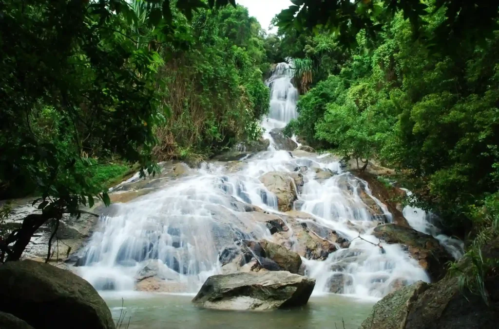 شلالات ناموانج Na Muang Waterfalls شلالات ناموانج Na Muang Waterfalls