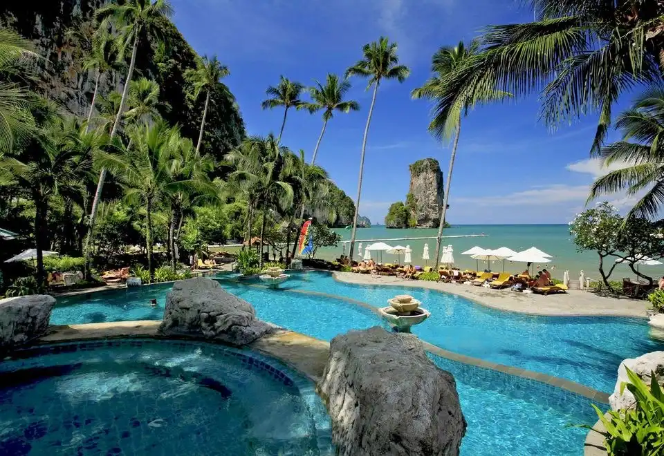 منتجع سينتارا جراند بيتش Centara Grand Beach Resort منتجع سينتارا جراند بيتش Centara Grand Beach Resort