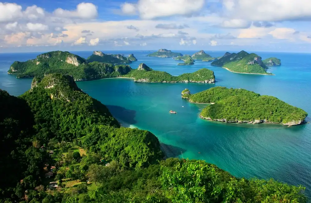 منتزه أنج ثونج الوطني البحري Ang Thong National Marine Park منتزه أنج ثونج الوطني البحري Ang Thong National Marine Park