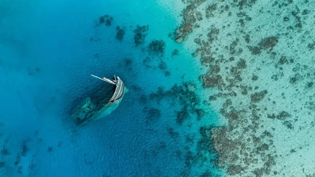 موقع حطام سفينة فافو (Vaavu Shipwreck)