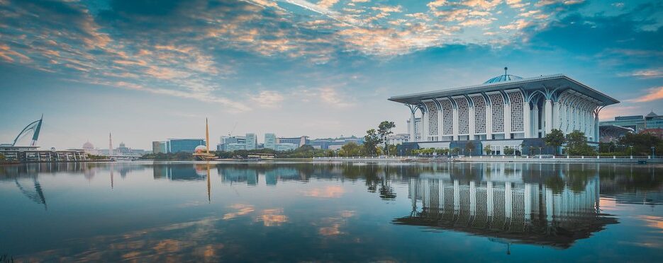 بحيرة بوتراجايا سيلانجور (Putrajaya Lake)