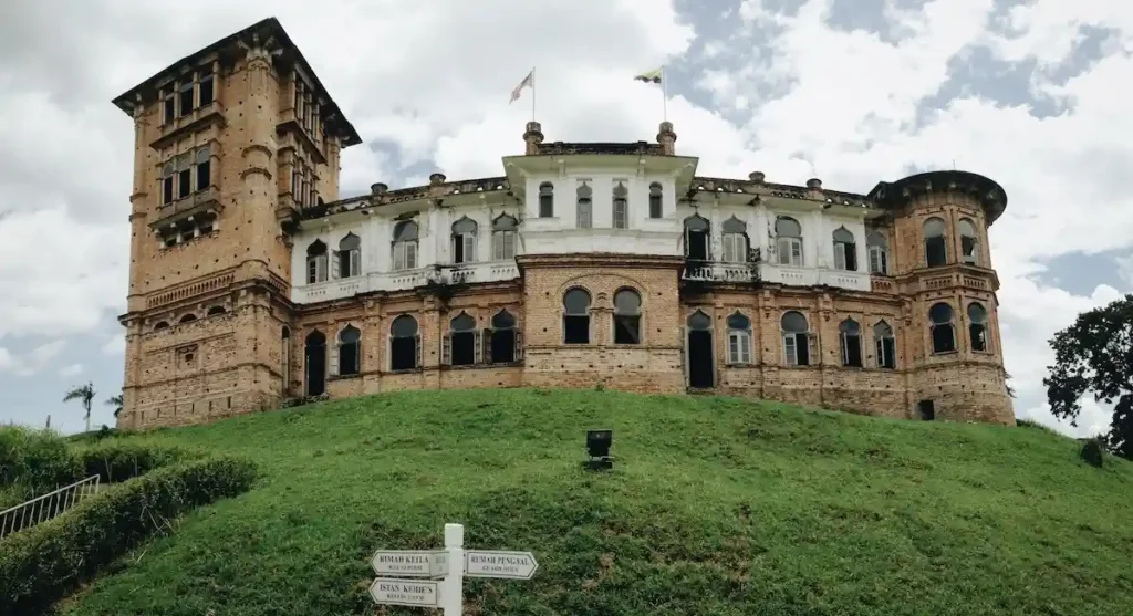 قلعة كيلي (Kellie's Castle)