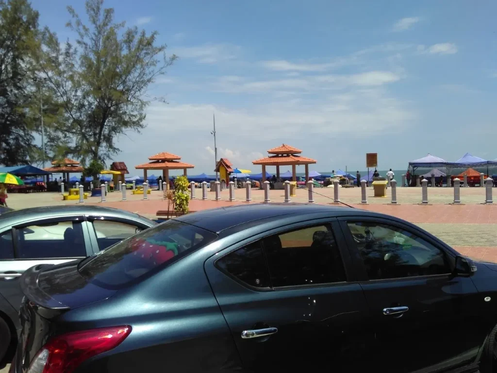 شاطئ تيلوك كيمانج (Teluk Kemang Beach) شاطئ تيلوك كيمانج (Teluk Kemang Beach)