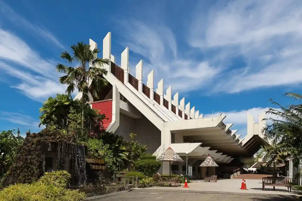 متحف صباح (Sabah Museum)