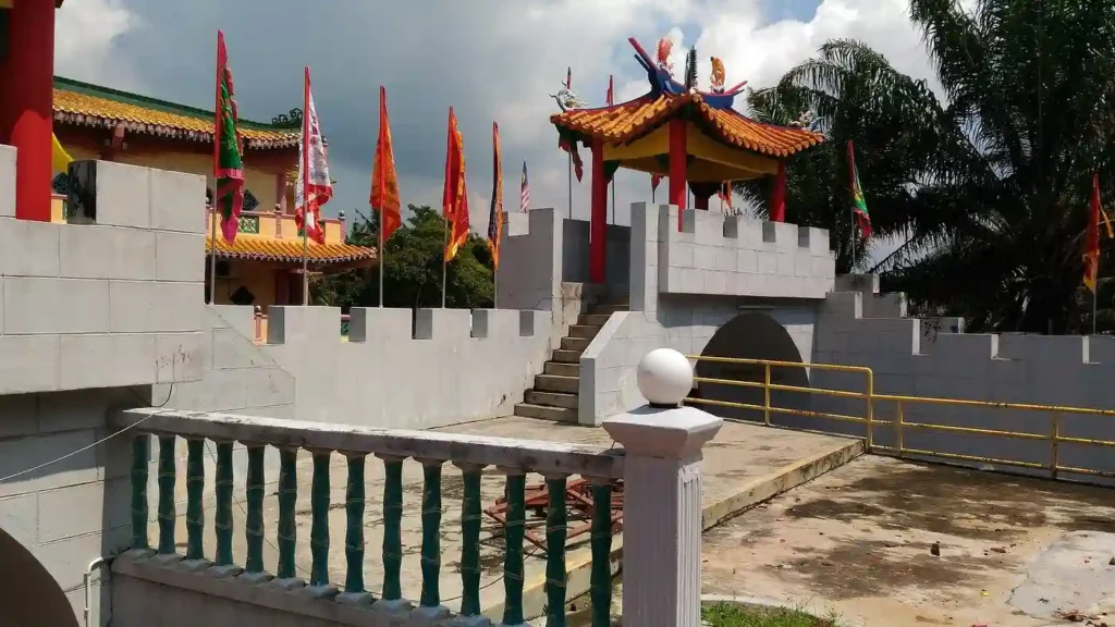 معبد وان لونغ (Wan Loong Chinese Temple) معبد وان لونغ (Wan Loong Chinese Temple)