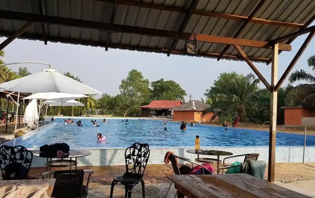 منتزه اليراعات (Firefly Park Resort)
