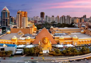 صنواي بيراميد مول (Sunway Pyramid Shopping Mall)