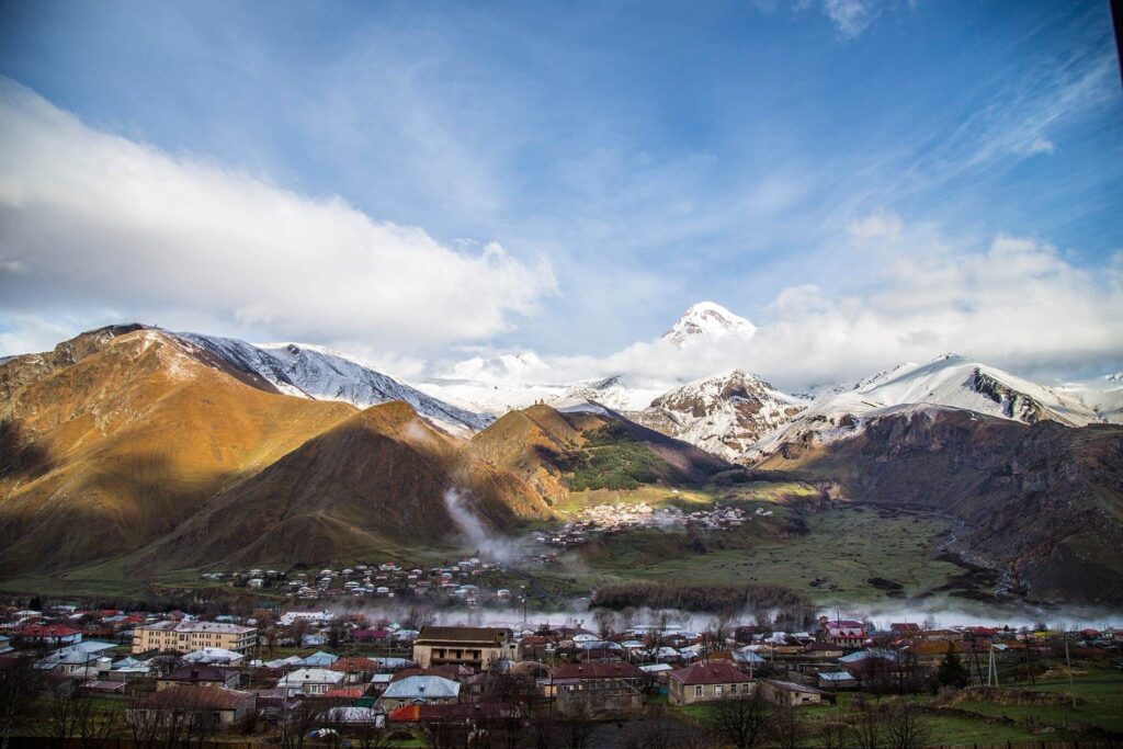 مدينة كازبيجي \ ستيبانتسميندا (Kazbegi)