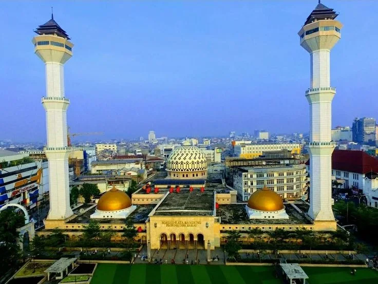 مسجد رايا باندونق الكبير (Masjid Raya Bandung)