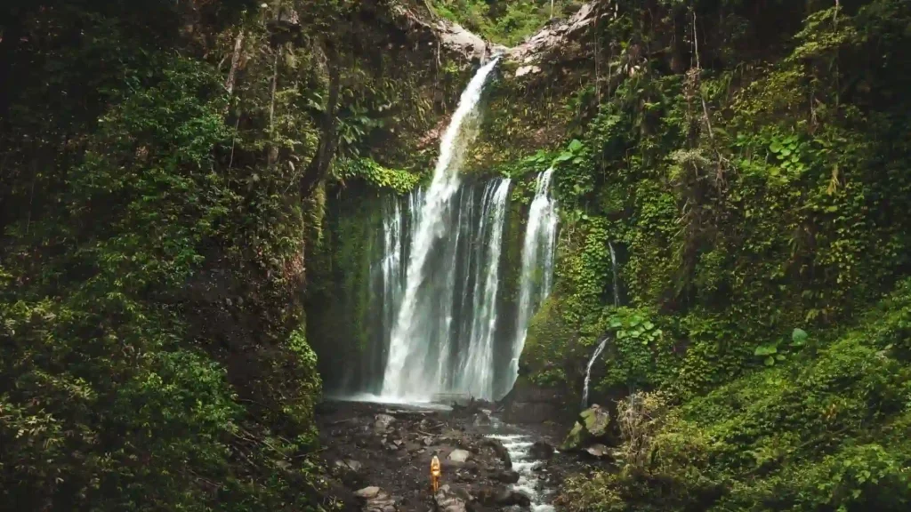 شلال تيو كليب (Tiu Kelep Waterfall)