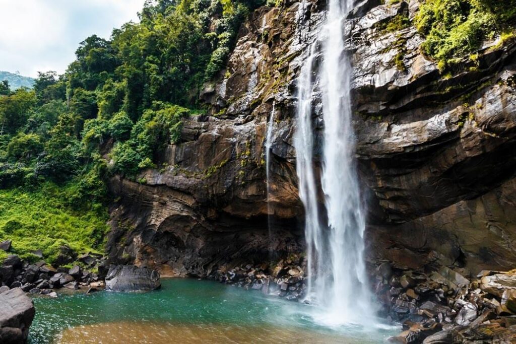  Lover's Leap Waterfall in Nuwara Eliya, Sri Lanka