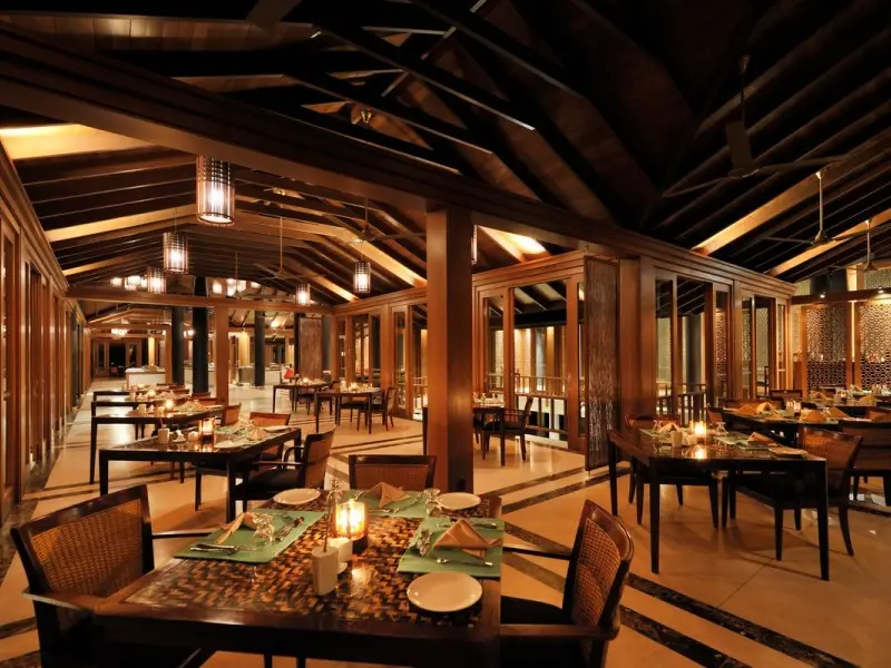 مطاعم Paradise Island Resort