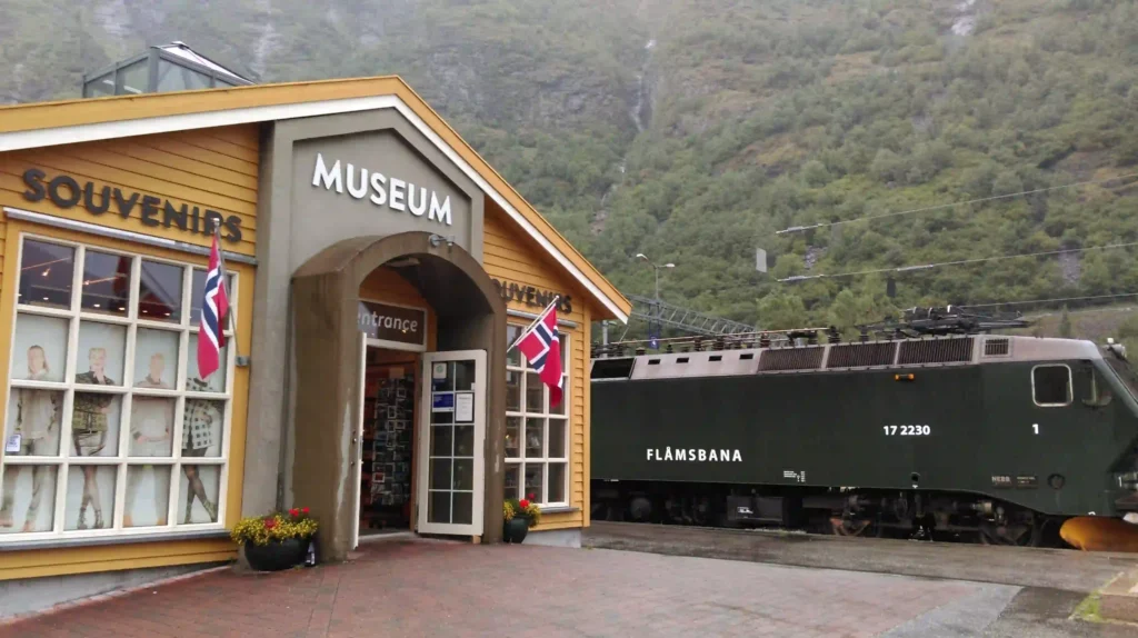 قطار فلام Flåm Railway في النرويج